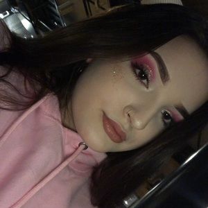 Meet your Posher, Nora